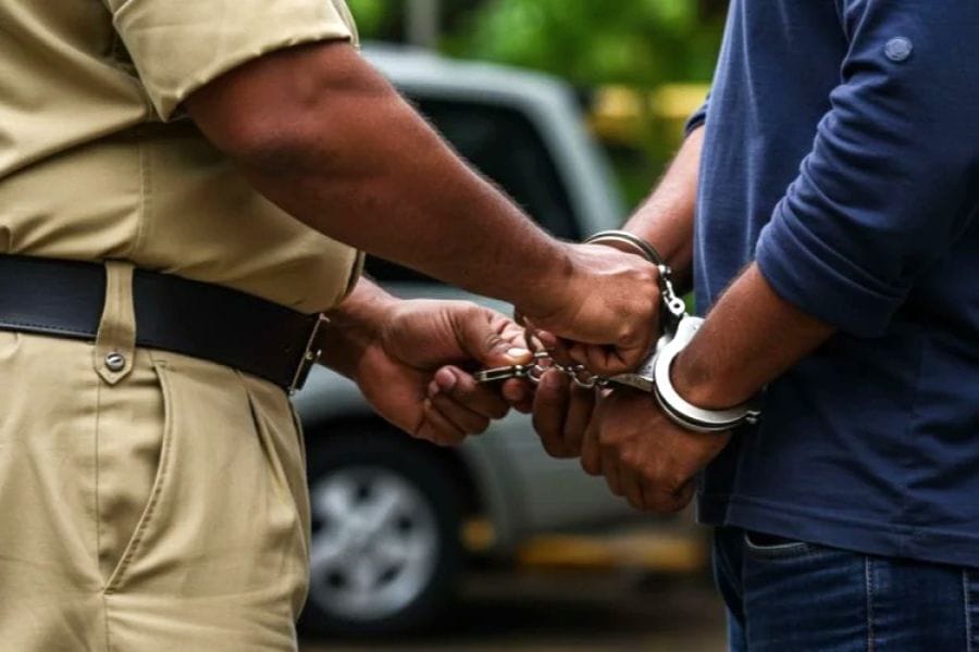 காட்டுப்பகுதியில் கொலை - 7 வருடங்களுக்கு பிறகு 4 பேர் கைது - மாவட்ட எஸ்பி ஆல்பர்ட் ஜான் பாராட்டு 