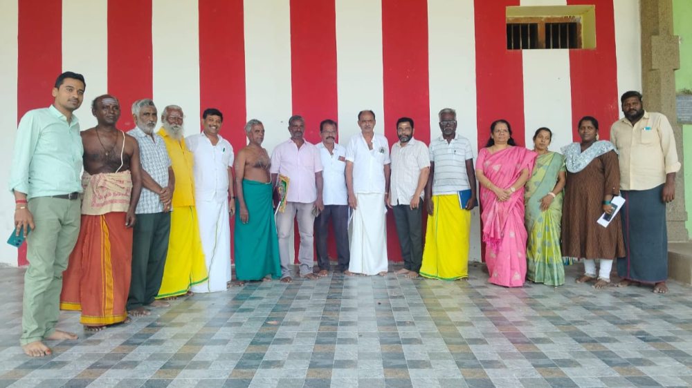 தூத்துக்குடியில் உள்ள பழமையான சந்தன மாரியம்மன் கோவில் அறங்காவலர் குழு தலைவராக எஸ்.டி. சின்னத்துரை நியமனம், அவருடன் 4 அறங்காவலர் குழு உறுப்பினர்கள் பதவியேற்பு