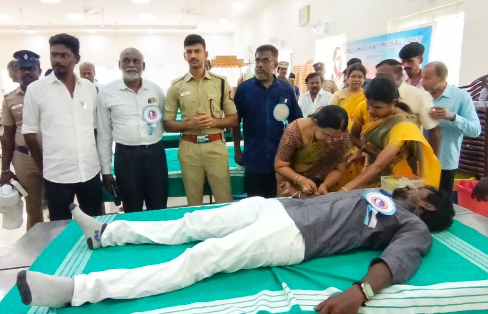 அம்பேத்கர் பிறந்த நாளை முன்னிட்டு தூத்துக்குடியில் மாபெரும் இரத்ததான முகாம் நடைபெற்றது