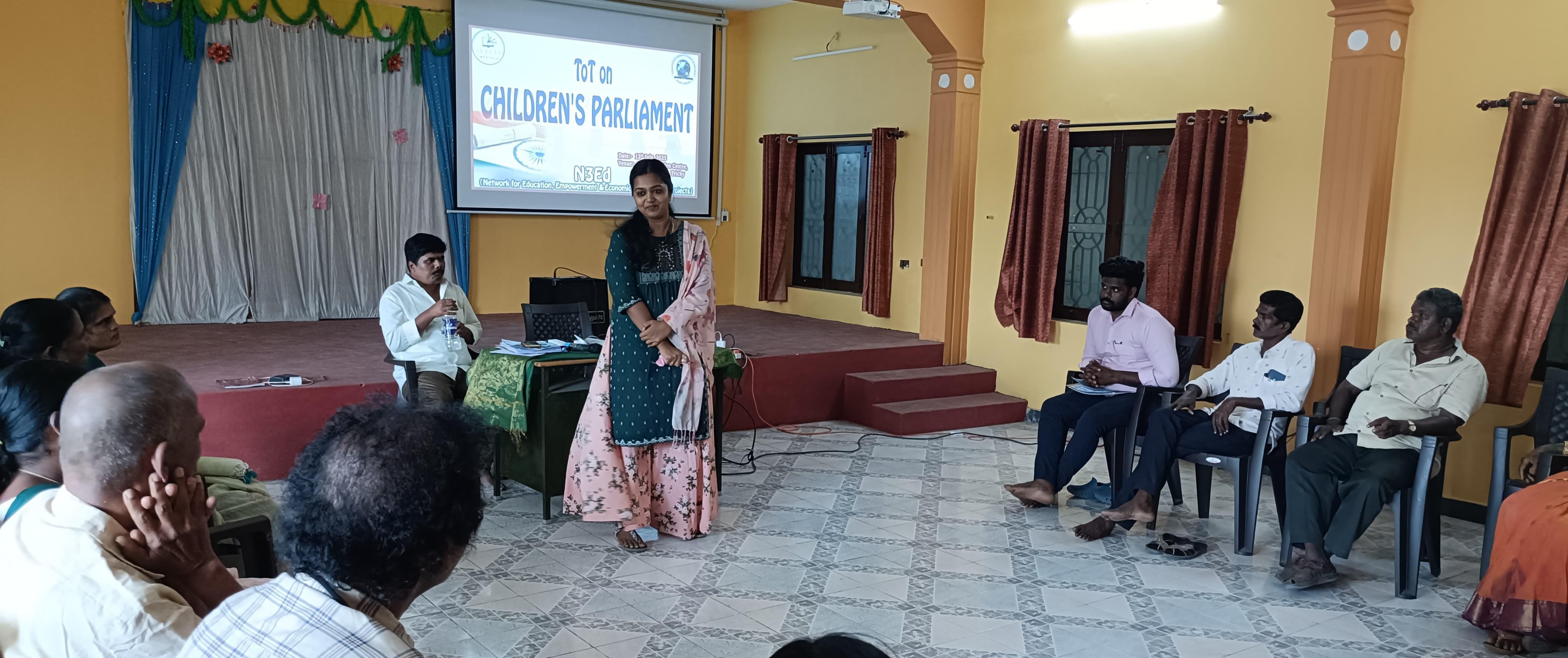 குழந்தைகள் பாராளுமன்றம் அமைக்க தன்னார்வ தொண்டு நிறுவனங்களுக்கு சிறப்பு பயிற்சி