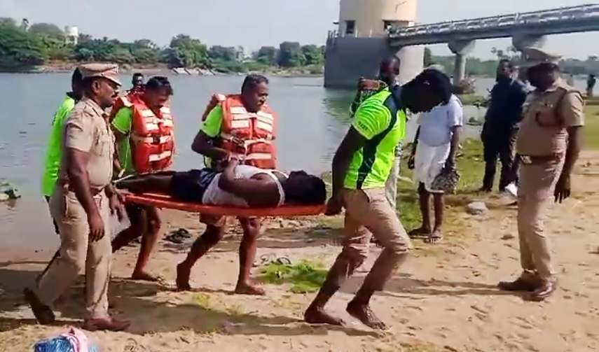 ஆத்தூர் தாமிரபரணி ஆற்றில் தீயணைப்பு மற்றும் மீட்பு பணிகள் துறை சார்பில் ஒத்திகை பயிற்சி