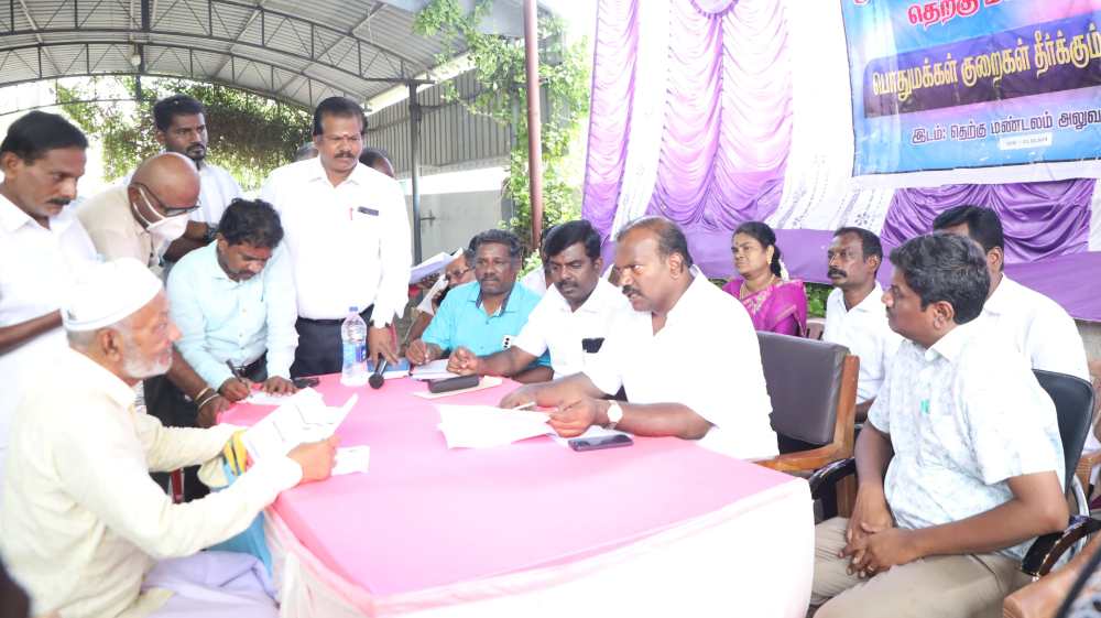 திருச்செந்தூருக்கு வரும் பக்தர்கள் ஓய்வெடுக்க நவீன வசதிகளுடன் பூங்கா- மேயா் ஜெகன் பொியசாமி தகவல்  