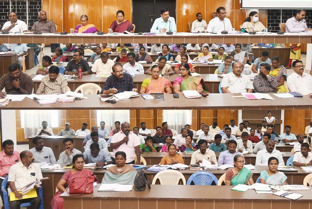 மார்ச் மற்றும் ஏப்ரலில் நடைபெற உள்ள 10ஆம் வகுப்பு பொதுத்தேர்வுப் பணிகள் தொடர்பாக மாவட்ட அளவிலான தேர்வுக் கண்காணிப்புக் குழுக் கூட்டம் கலெக்டர் தலைமையில் நடைபெற்றது